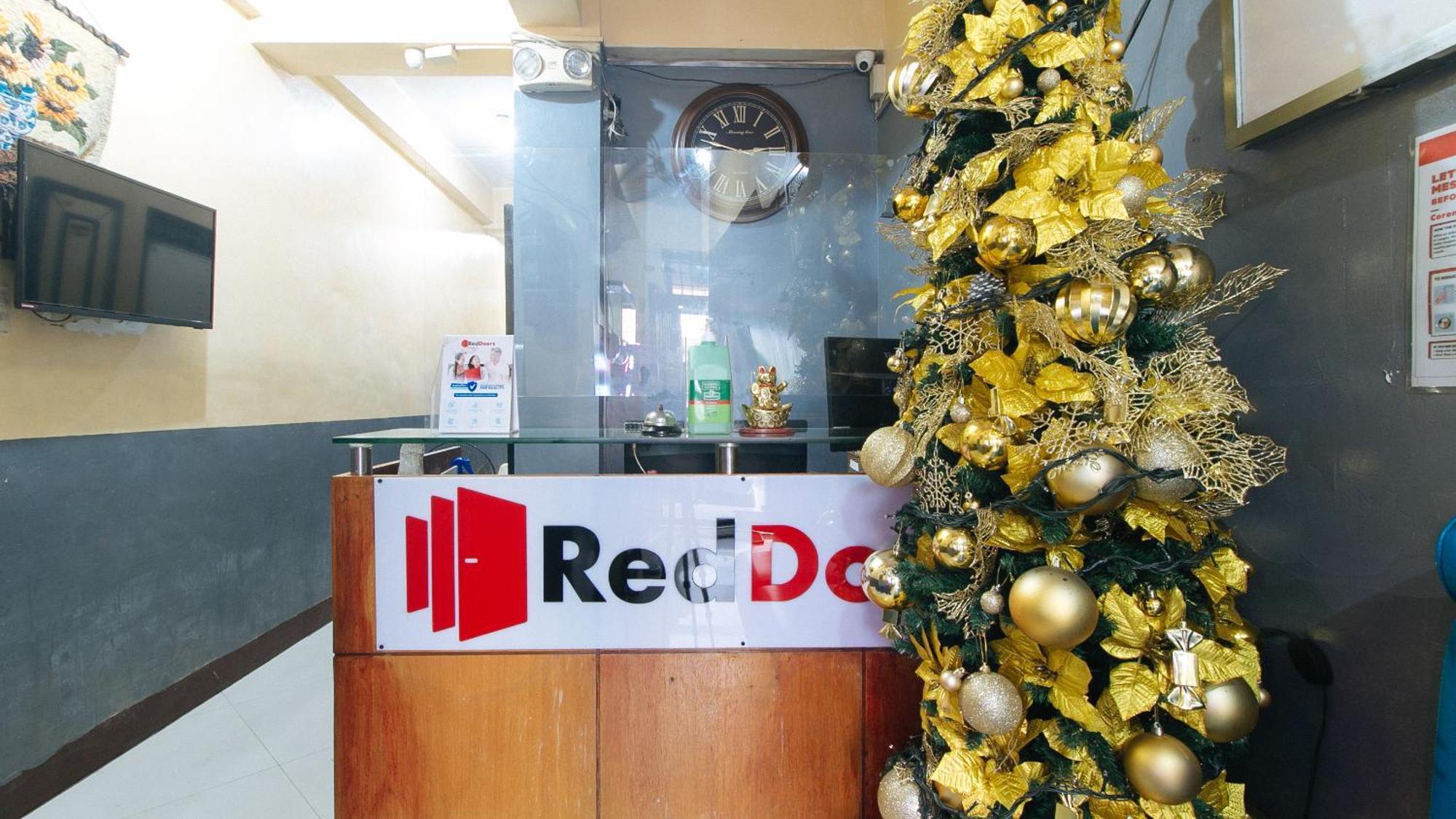 Reddoorz At V-Cat Apartelle Sampaloc Манила Екстериор снимка