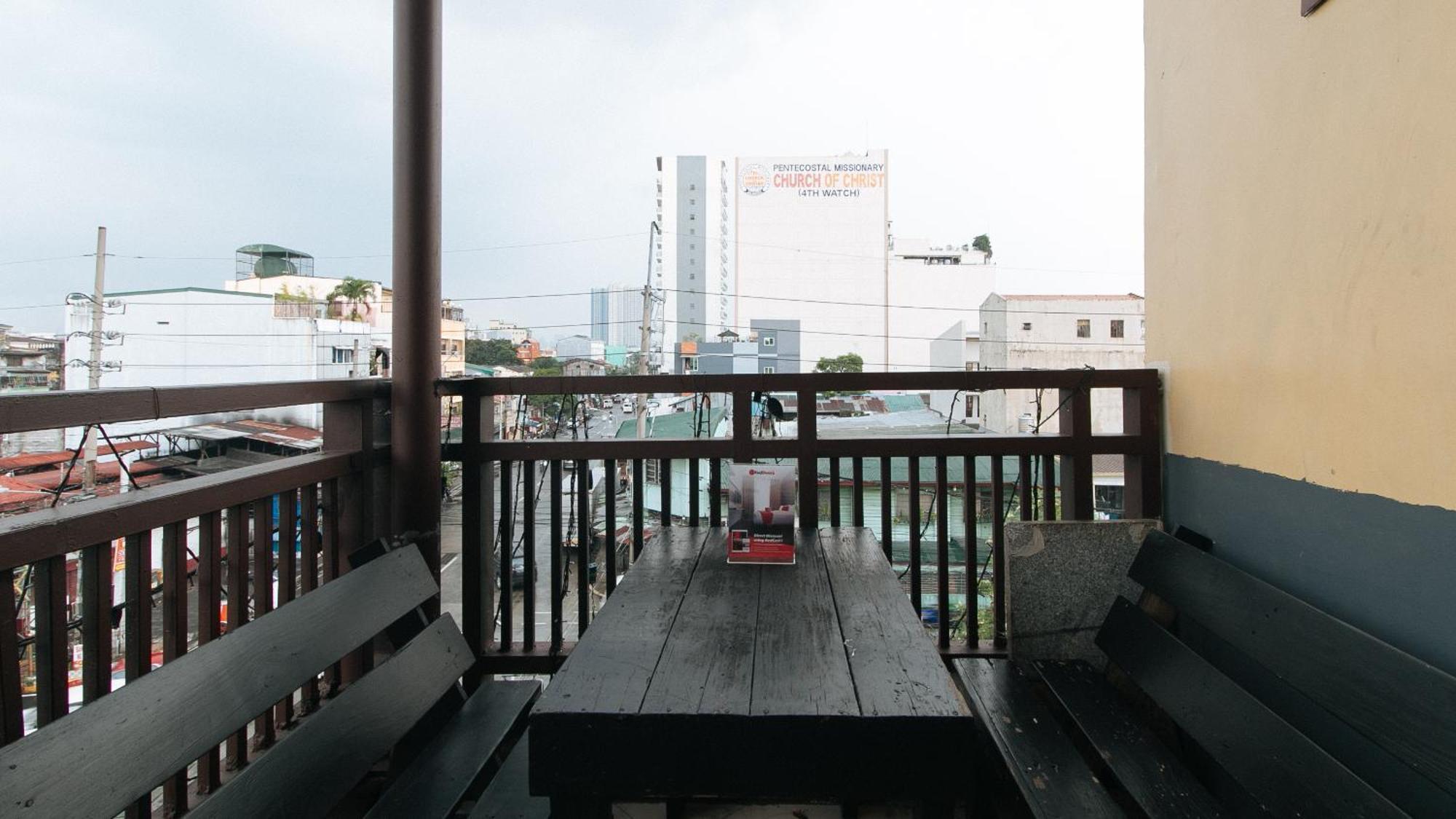 Reddoorz At V-Cat Apartelle Sampaloc Манила Екстериор снимка